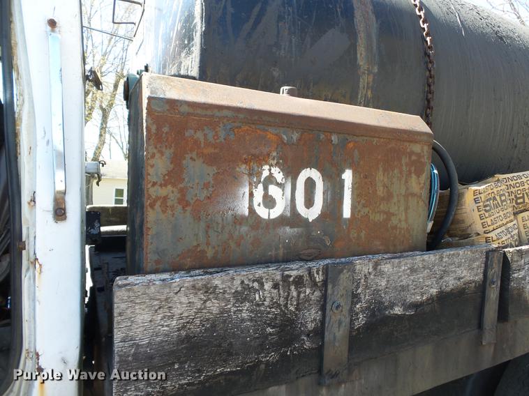 image for item DB7175 1982 Ford L9000 tank truck