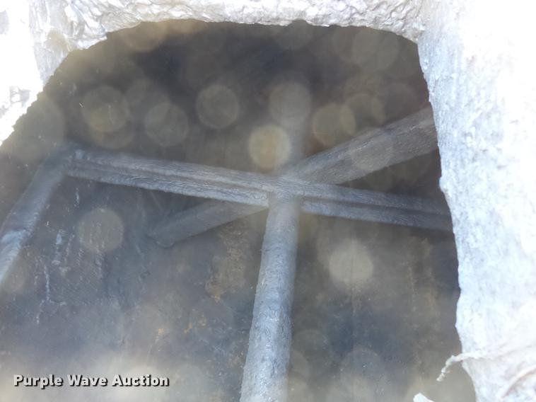 image for item DB7175 1982 Ford L9000 tank truck