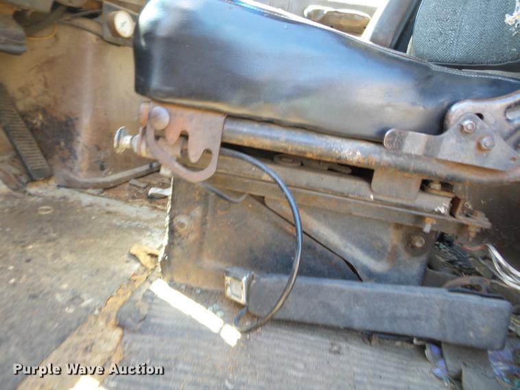 image for item DB7175 1982 Ford L9000 tank truck