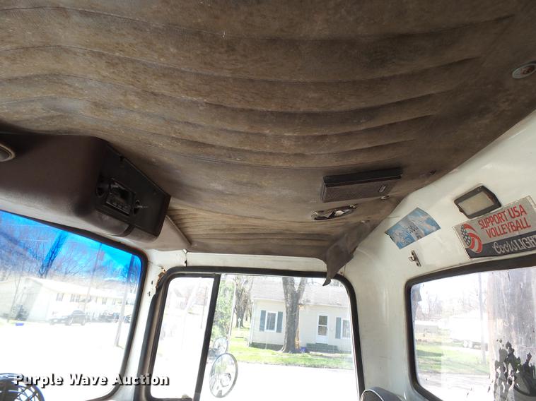 image for item DB7175 1982 Ford L9000 tank truck