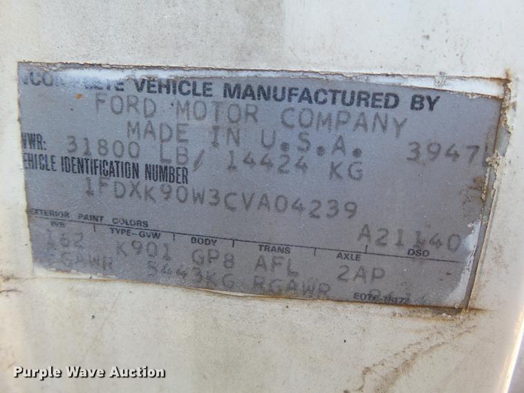 image for item DB7175 1982 Ford L9000 tank truck