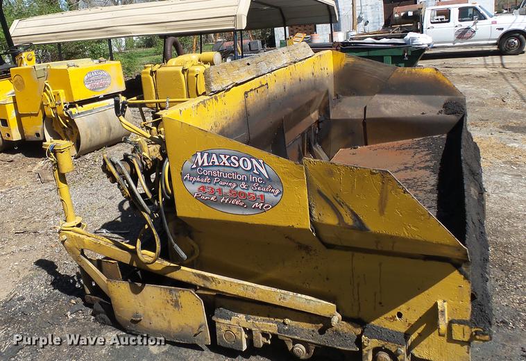 image for item DB7176 Caterpillar AP200 paver