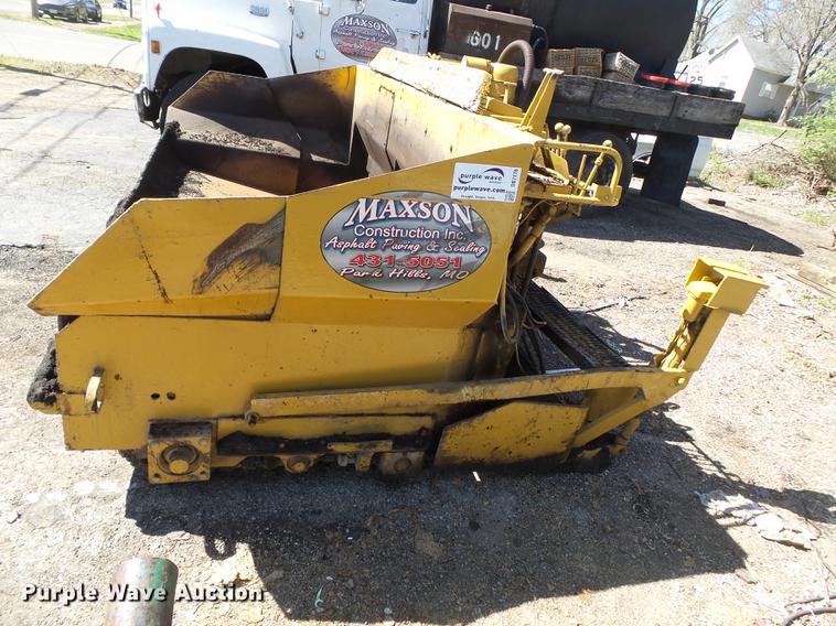 image for item DB7176 Caterpillar AP200 paver