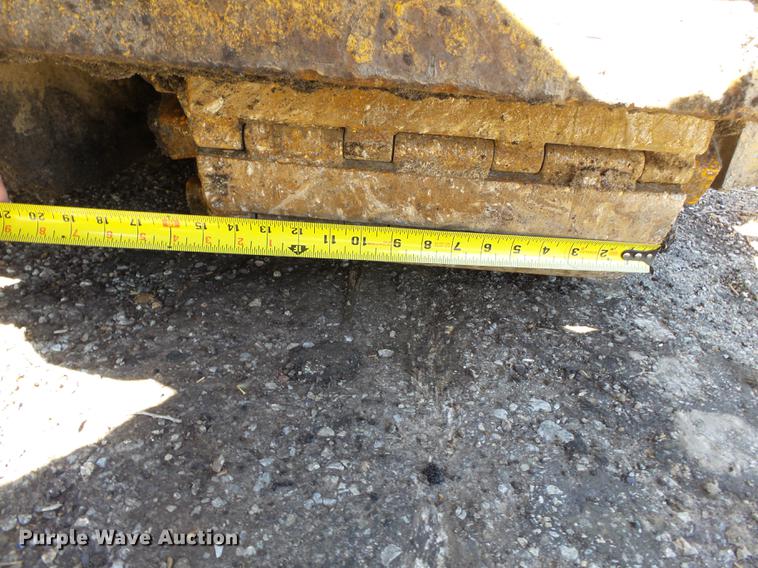 image for item DB7176 Caterpillar AP200 paver