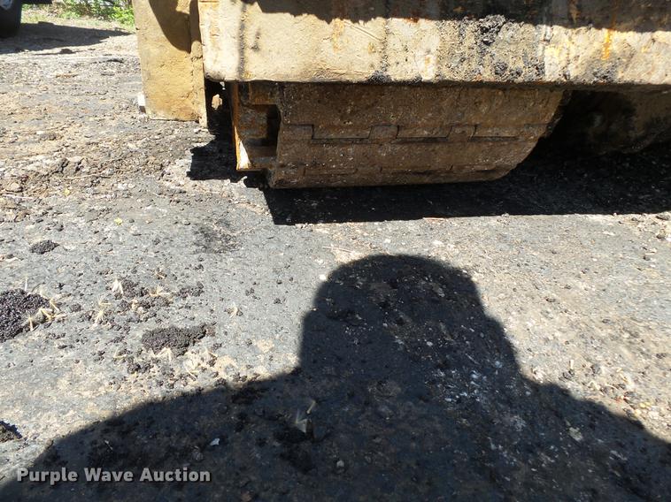 image for item DB7176 Caterpillar AP200 paver