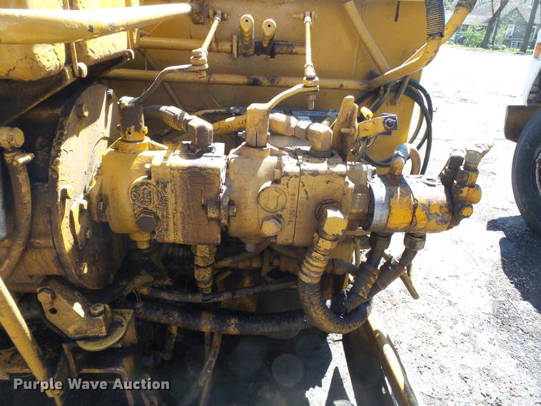 image for item DB7176 Caterpillar AP200 paver