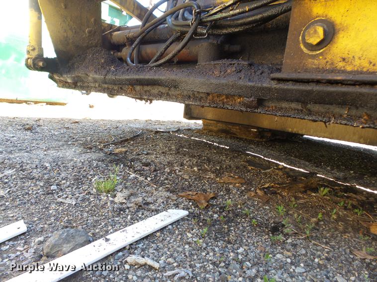 image for item DB7176 Caterpillar AP200 paver