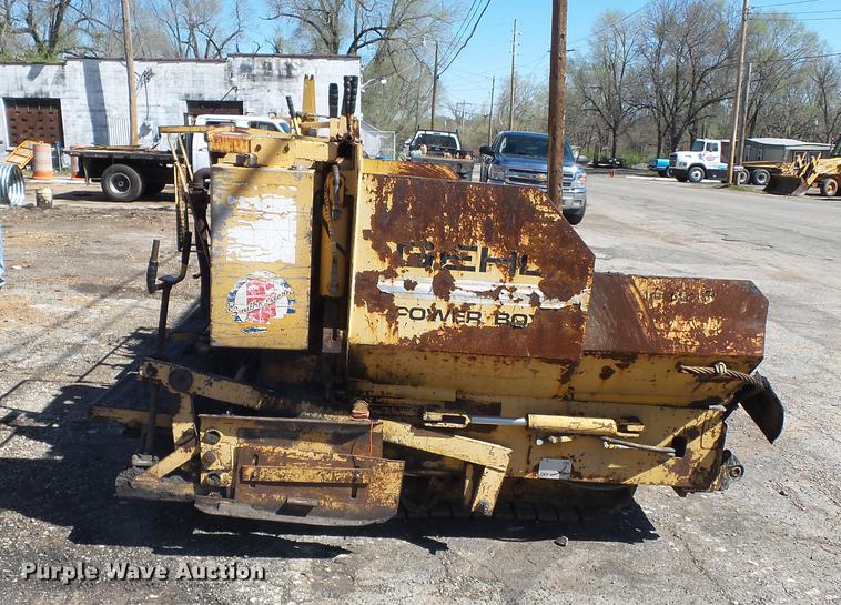 image for item DB7177 Gehl T650BD paver