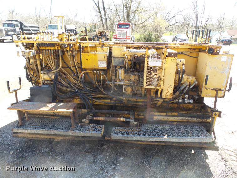 image for item DB7177 Gehl T650BD paver