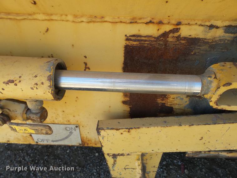 image for item DB7177 Gehl T650BD paver