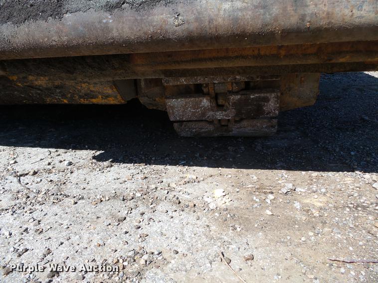 image for item DB7177 Gehl T650BD paver