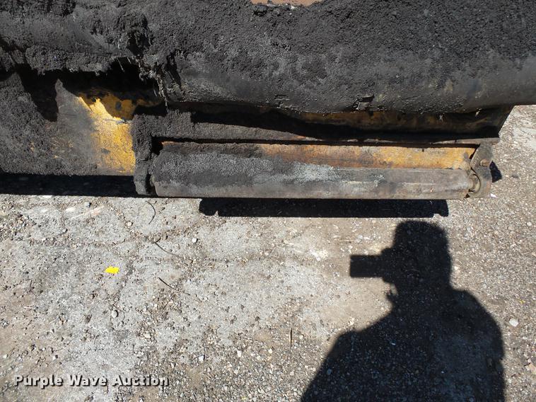 image for item DB7177 Gehl T650BD paver