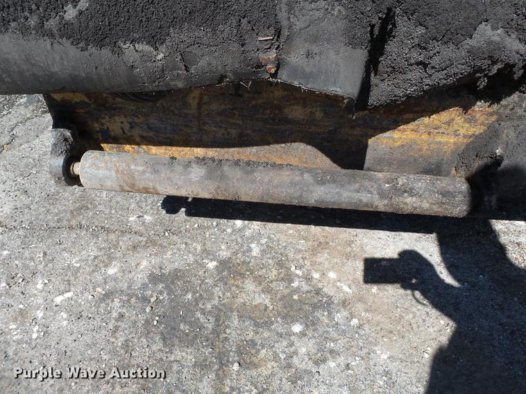 image for item DB7177 Gehl T650BD paver