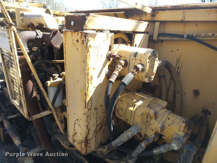 image for item DB7177 Gehl T650BD paver