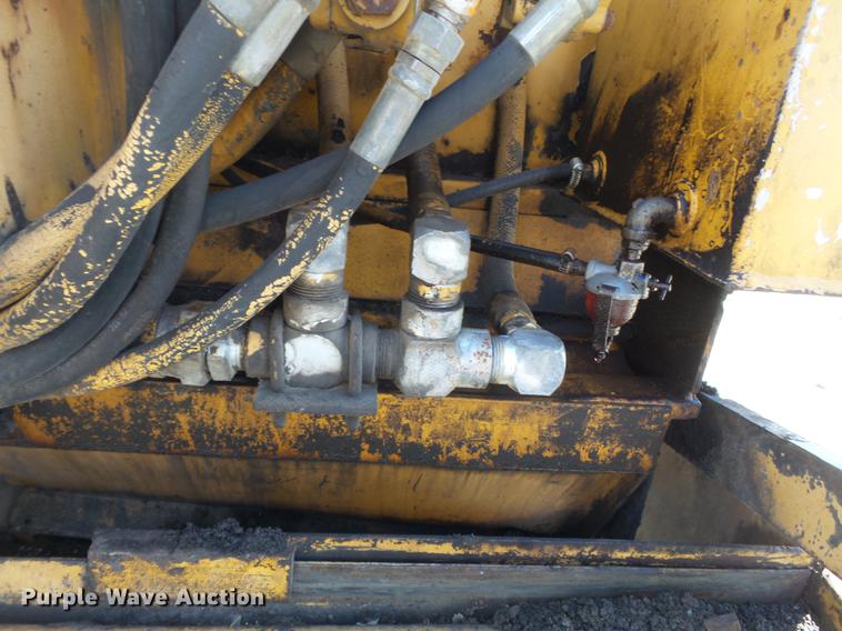 image for item DB7177 Gehl T650BD paver