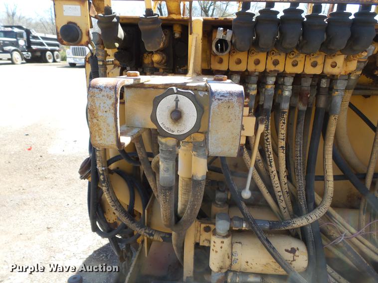 image for item DB7177 Gehl T650BD paver