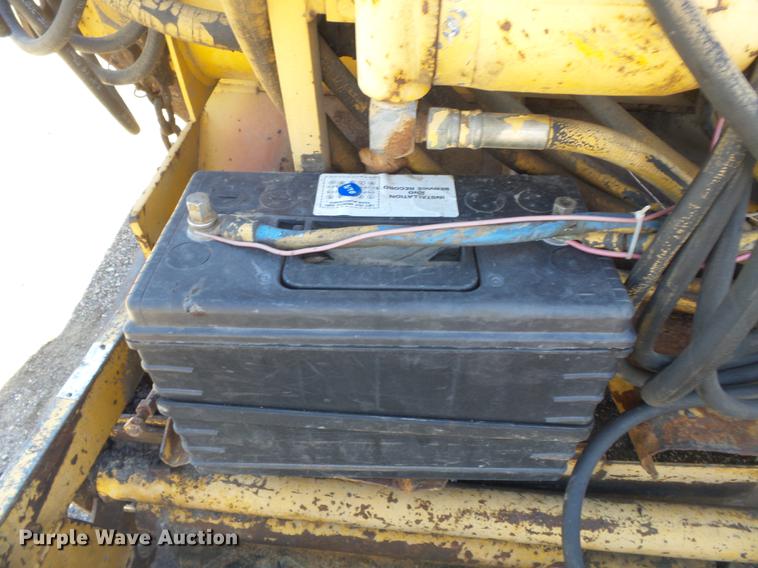 image for item DB7177 Gehl T650BD paver