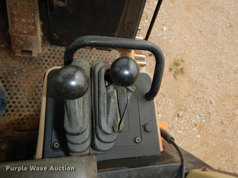 image for item DC0366 2003 Caterpillar 963C track loader