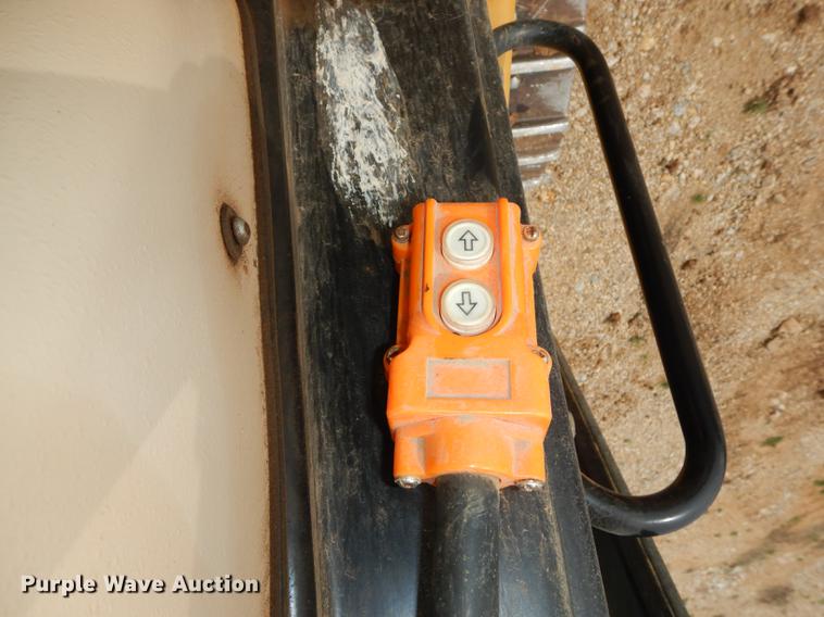 image for item DC0366 2003 Caterpillar 963C track loader