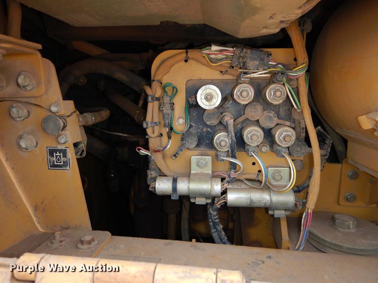 image for item DC0366 2003 Caterpillar 963C track loader