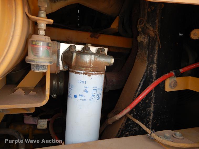 image for item DC0366 2003 Caterpillar 963C track loader