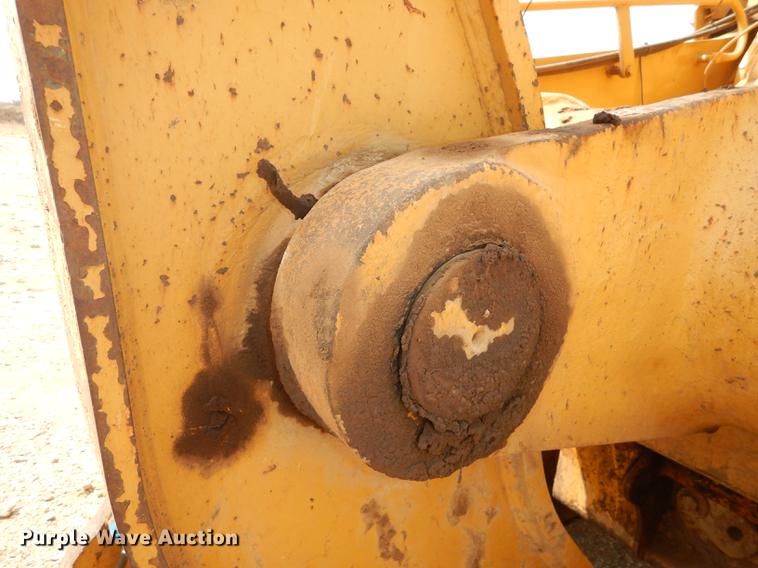 image for item DC0366 2003 Caterpillar 963C track loader