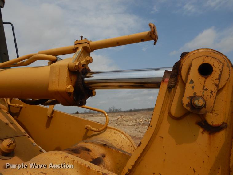 image for item DC0366 2003 Caterpillar 963C track loader