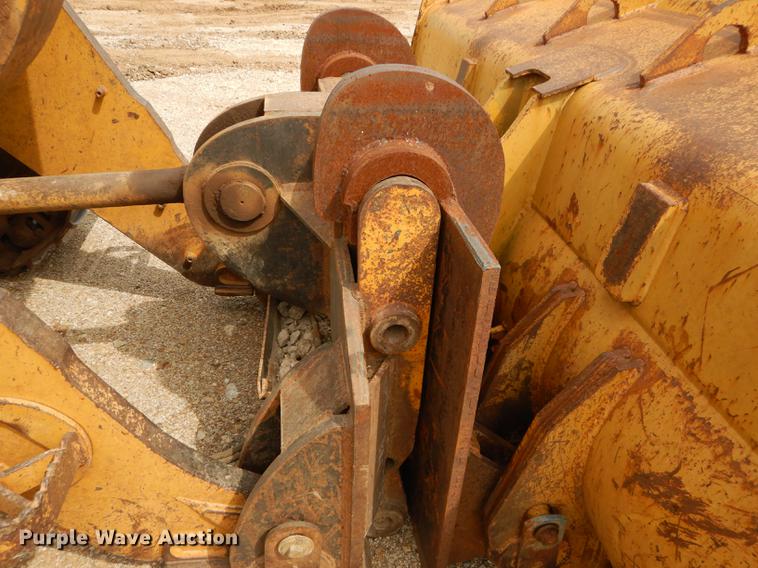 image for item DC0366 2003 Caterpillar 963C track loader