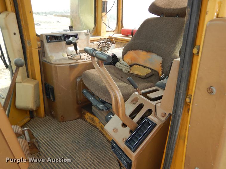 image for item DC0387 1984 Caterpillar D10L dozer
