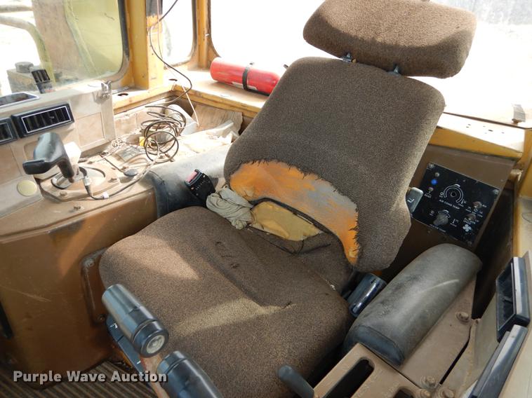image for item DC0387 1984 Caterpillar D10L dozer