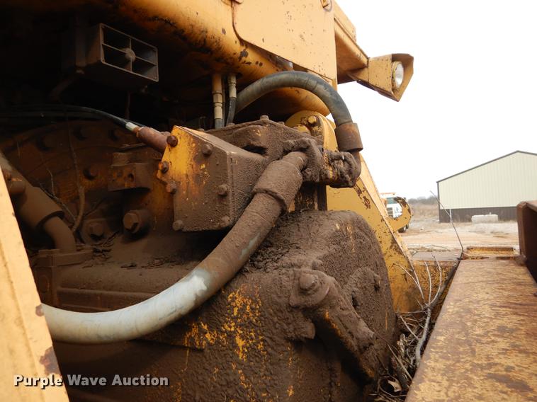 image for item DC0387 1984 Caterpillar D10L dozer