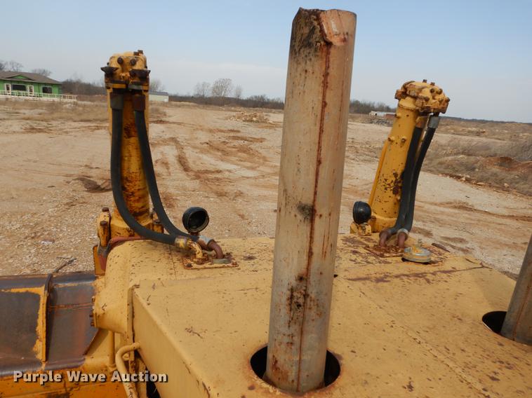 image for item DC0387 1984 Caterpillar D10L dozer