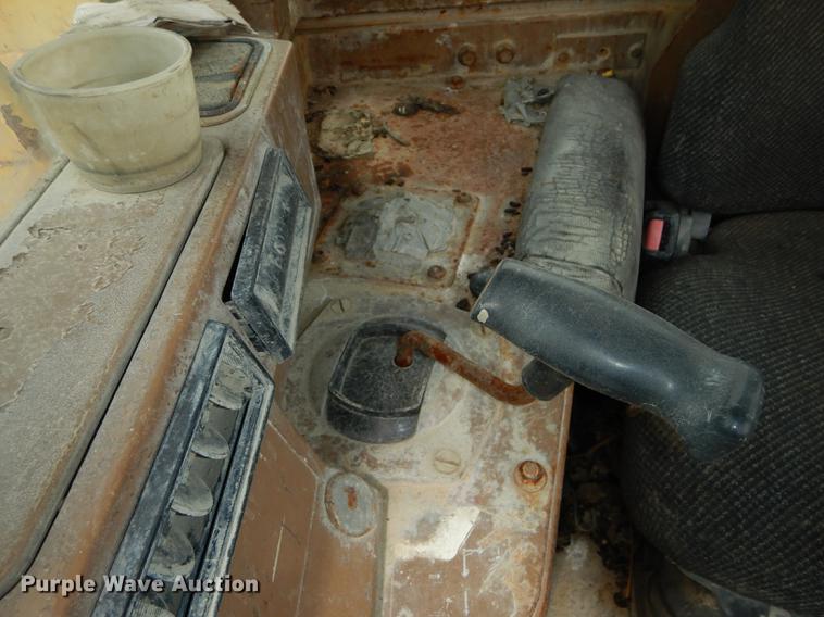 image for item DC0395 Caterpillar D10 dozer