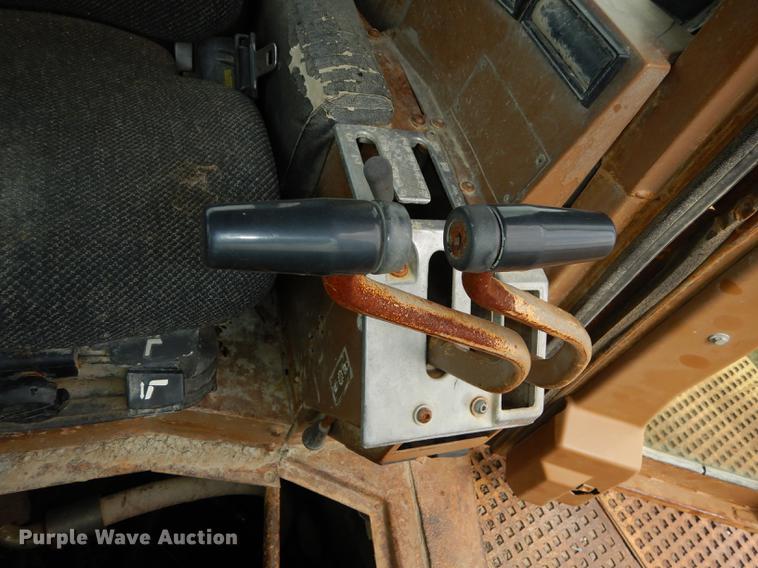 image for item DC0395 Caterpillar D10 dozer