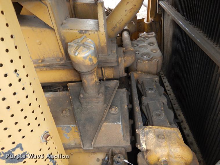 image for item DC0395 Caterpillar D10 dozer