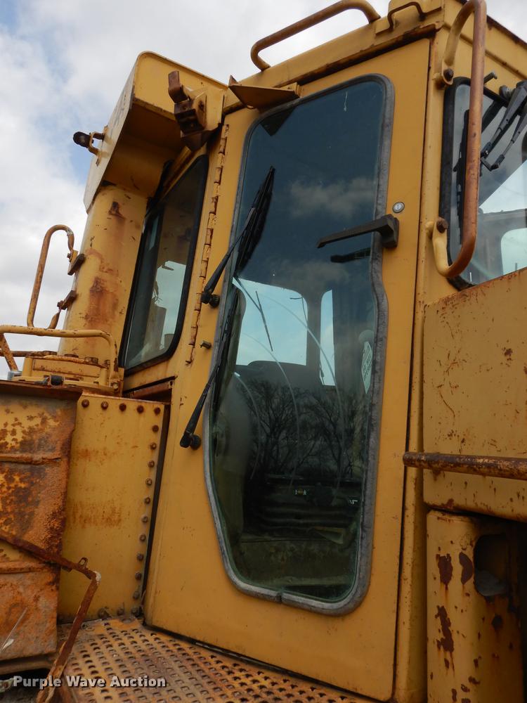 image for item DC0395 Caterpillar D10 dozer