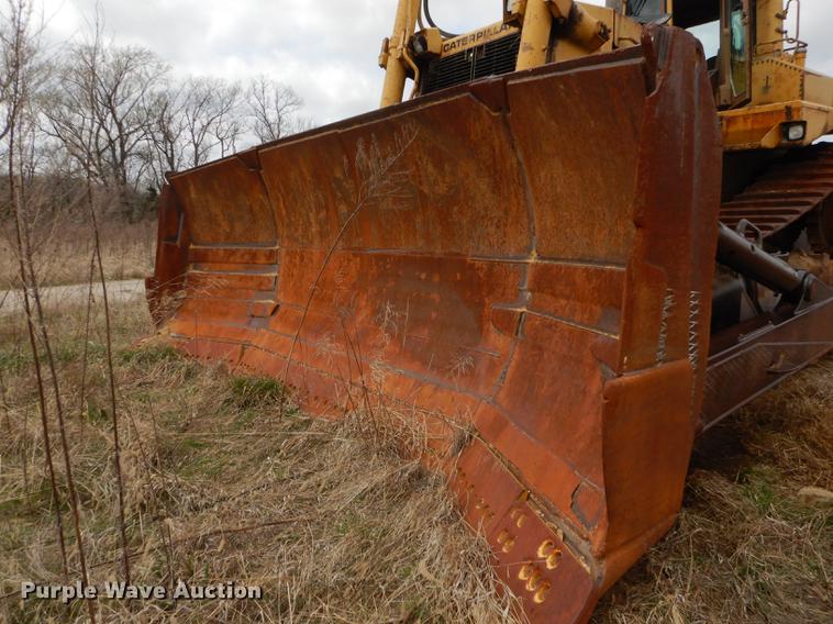 image for item DC0395 Caterpillar D10 dozer