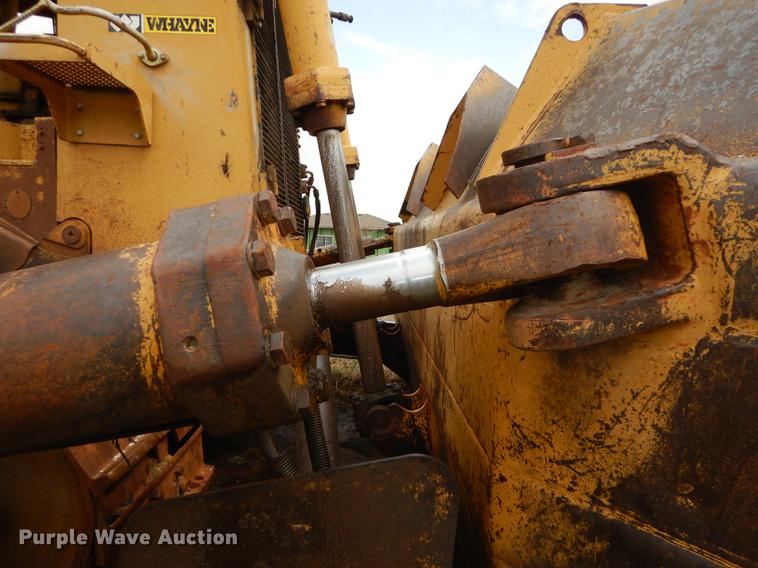 image for item DC0395 Caterpillar D10 dozer