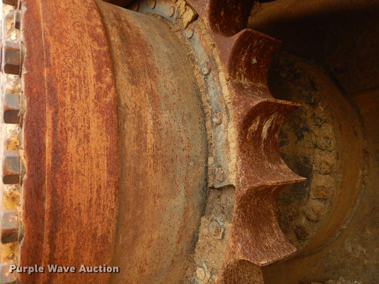 image for item DC0395 Caterpillar D10 dozer