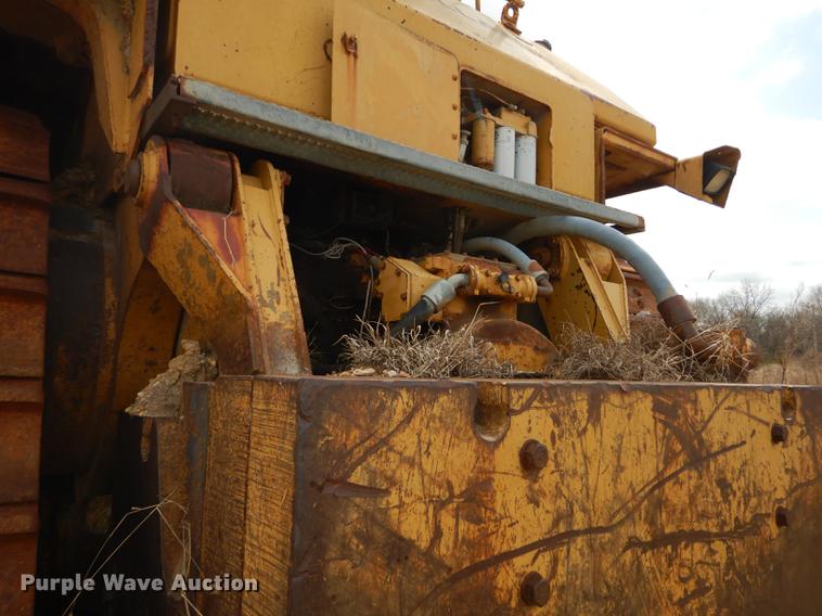 image for item DC0395 Caterpillar D10 dozer