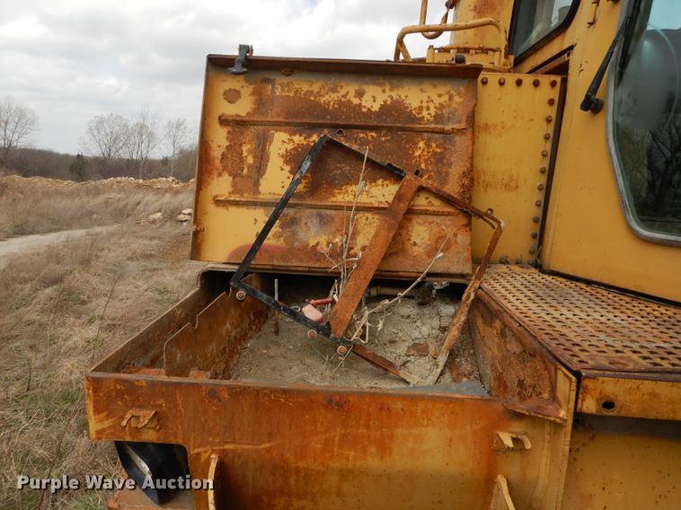 image for item DC0395 Caterpillar D10 dozer