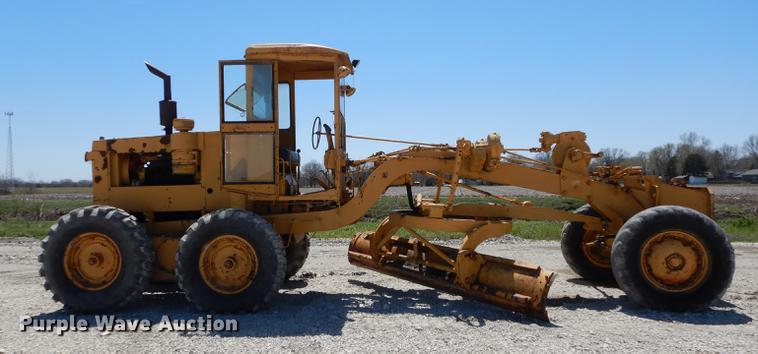 image for item DC0445 Adams 550 rigid frame motor grader