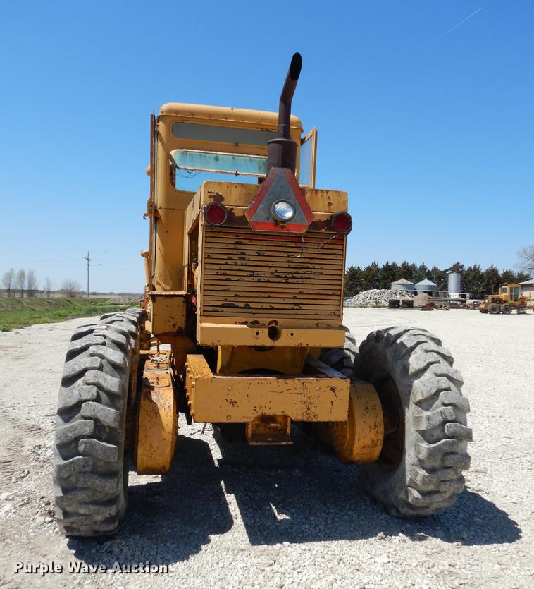 image for item DC0445 Adams 550 rigid frame motor grader