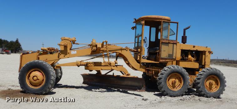 image for item DC0445 Adams 550 rigid frame motor grader