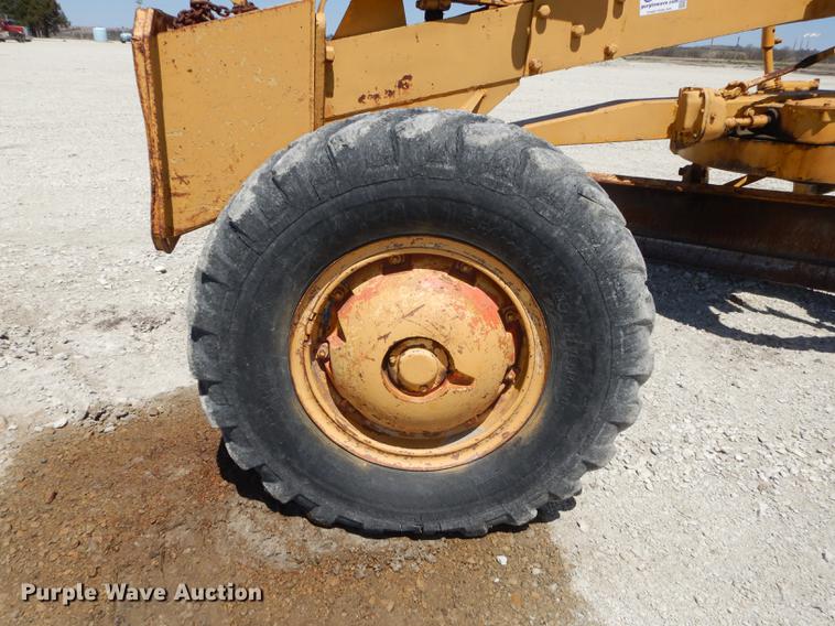 image for item DC0445 Adams 550 rigid frame motor grader