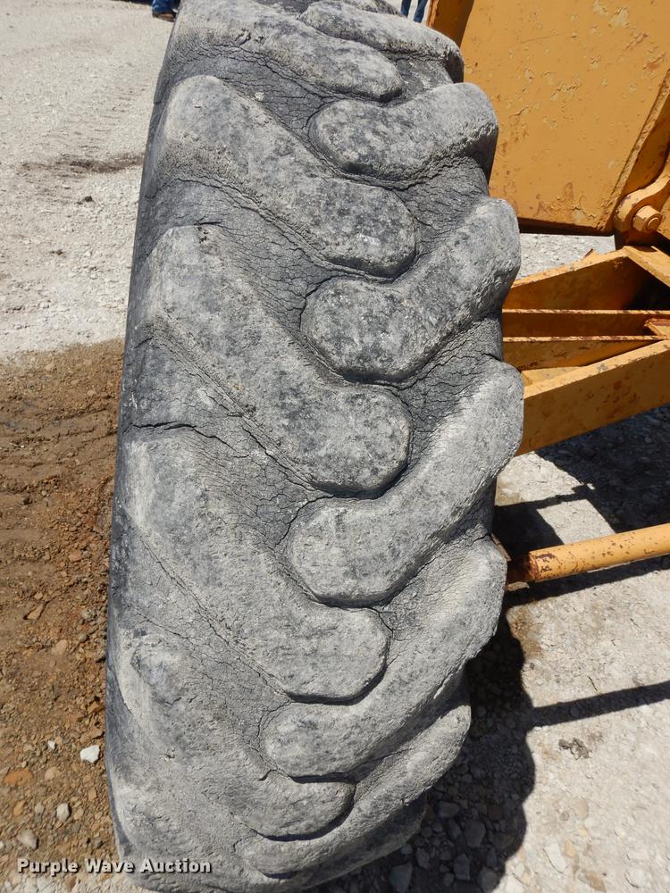 image for item DC0445 Adams 550 rigid frame motor grader