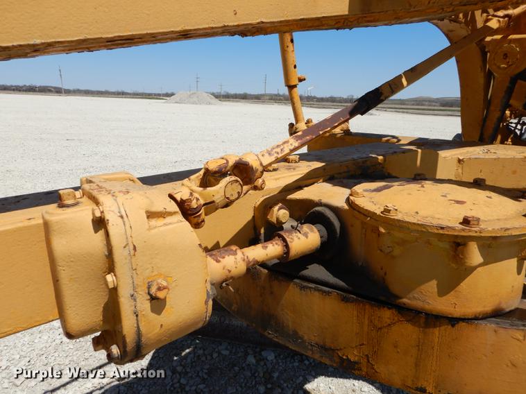 image for item DC0445 Adams 550 rigid frame motor grader