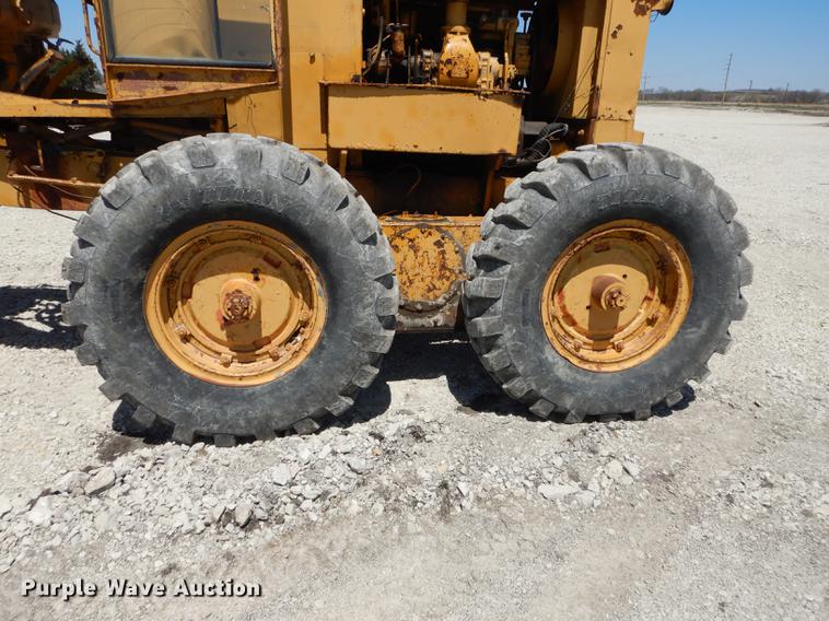 image for item DC0445 Adams 550 rigid frame motor grader