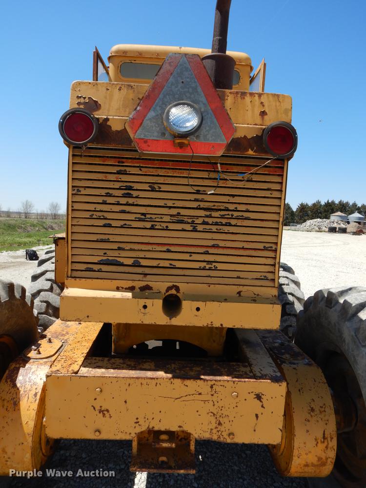 image for item DC0445 Adams 550 rigid frame motor grader