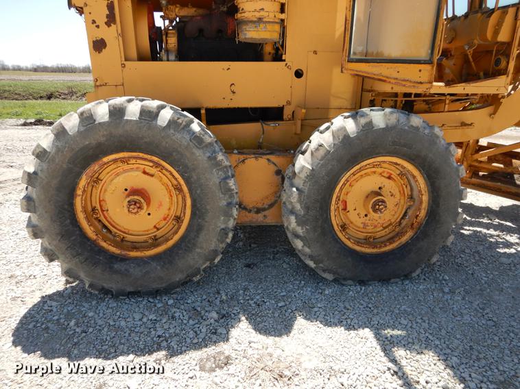 image for item DC0445 Adams 550 rigid frame motor grader